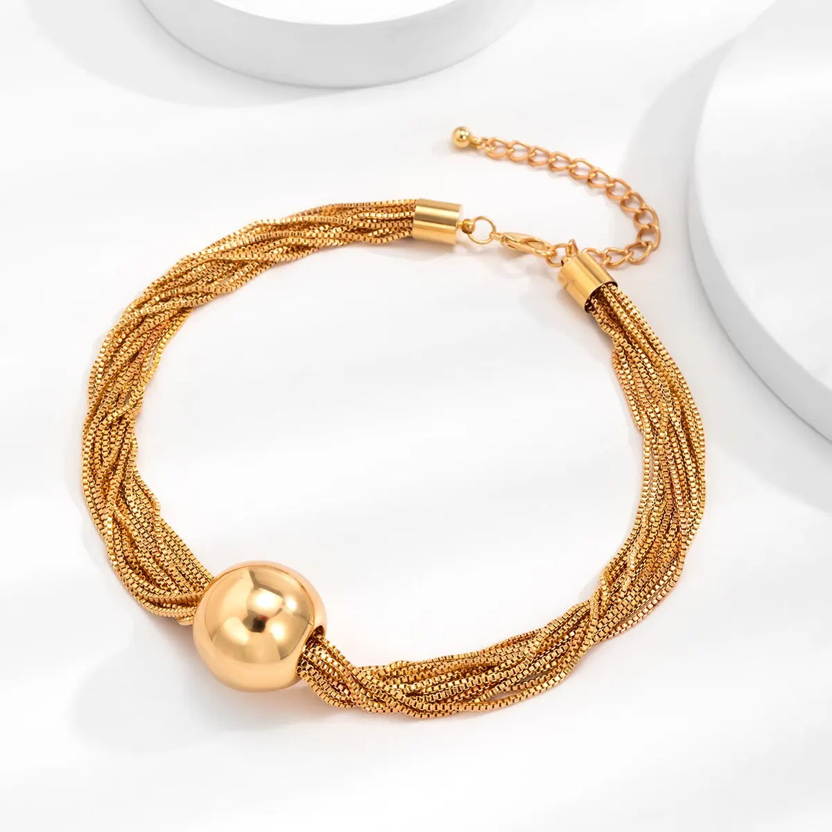 Goldkette mit poliertem Kugelanhänger